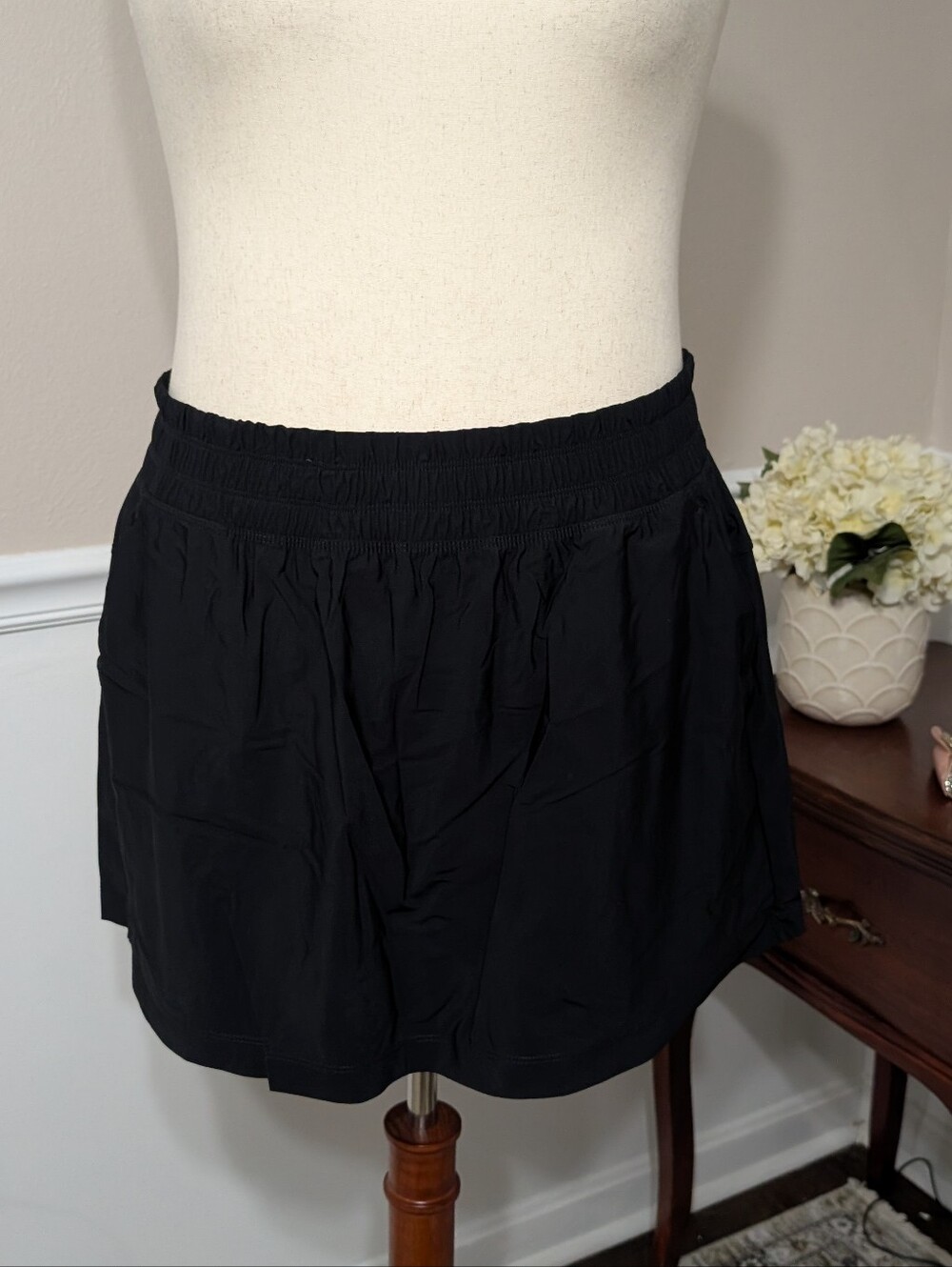 Old Navy Sleektech Skort, Size XL - Picture 2 of 8